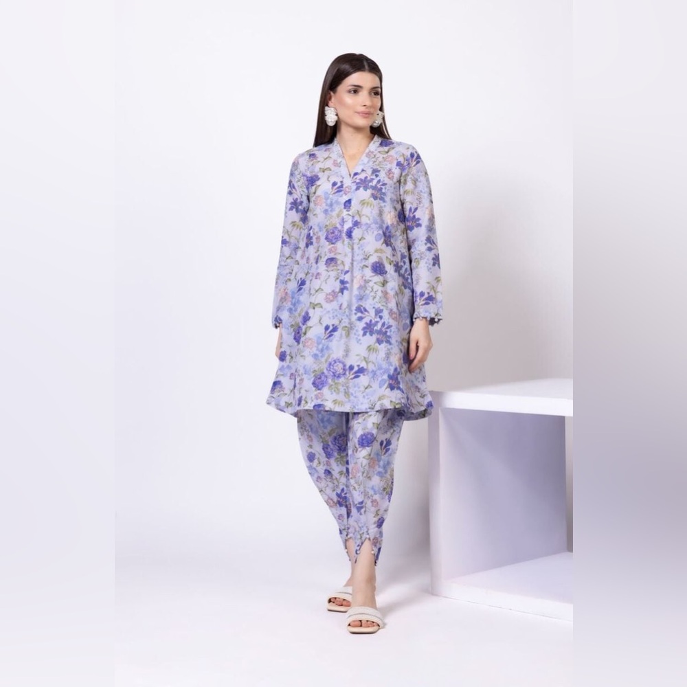 Khaadi Lavender Floral Kurta Pant Set Size 14 Large Embroidered Pakistani Suit